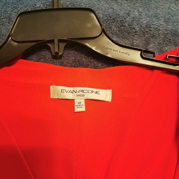 Evan Piccone classic dress - Picture 2 of 2